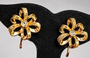 Vintage Flower Clip-on Earrings ½” Brushed Gold-tone Clear Rhinestone gc224